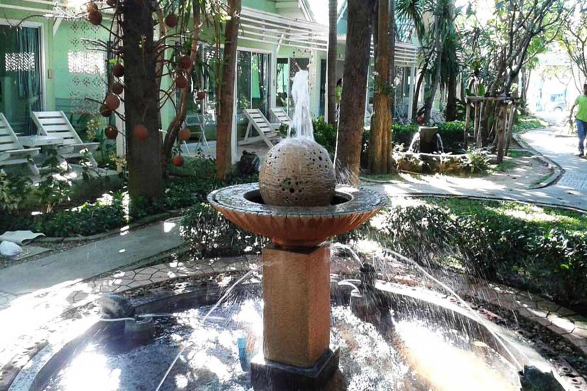 Sea-Sky Resort Haad Chao Samran Esterno foto