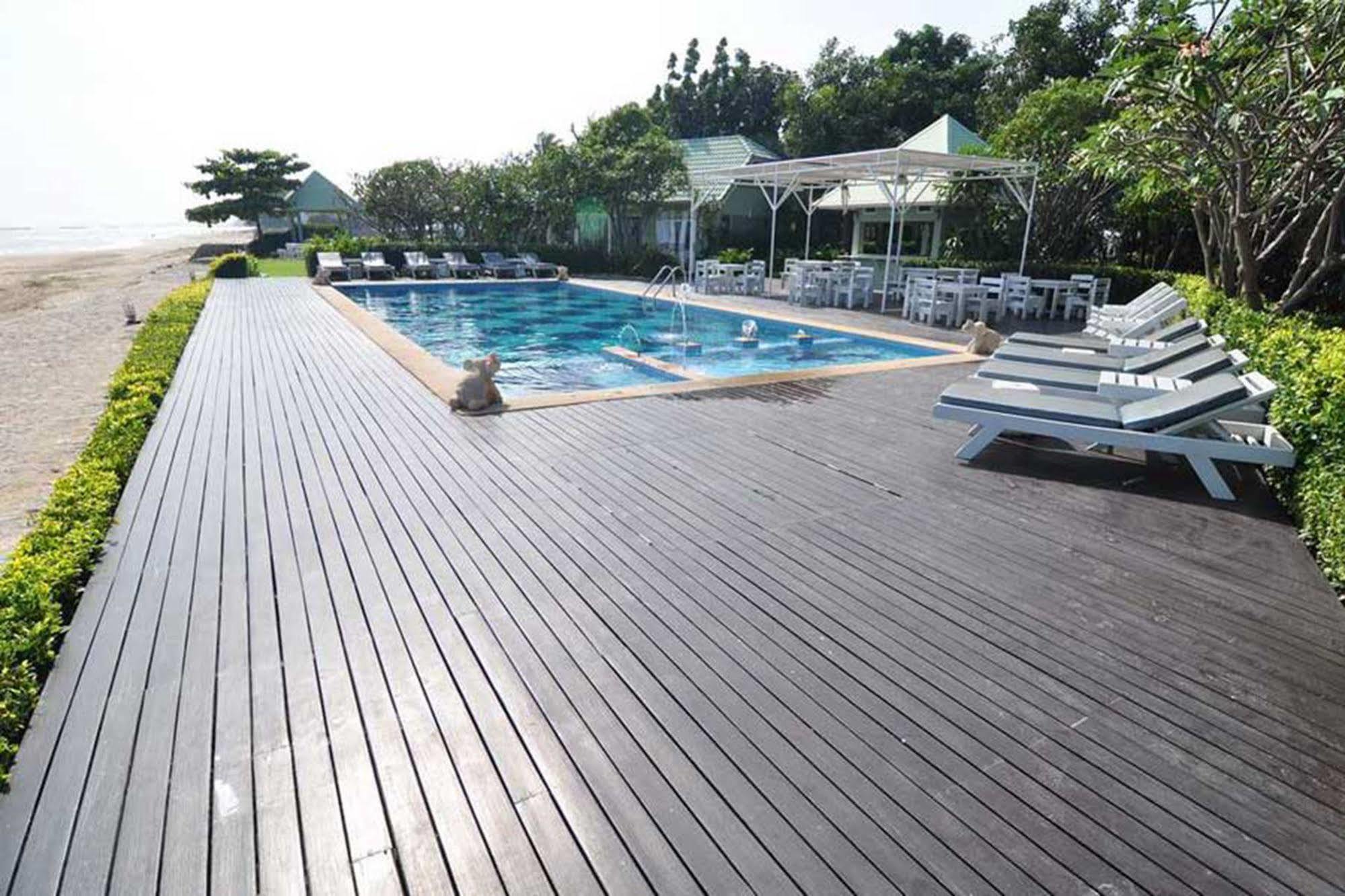 Sea-Sky Resort Haad Chao Samran Esterno foto